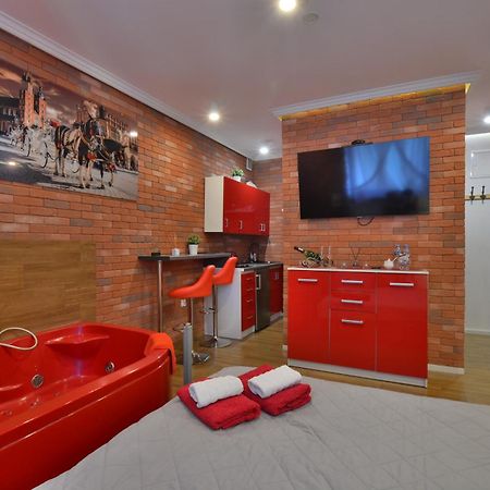 Jacuzzi Apartment Red Краков Экстерьер фото