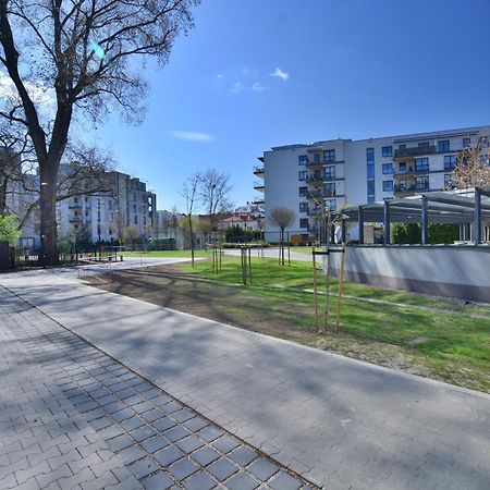 Jacuzzi Apartment Red Краков Экстерьер фото